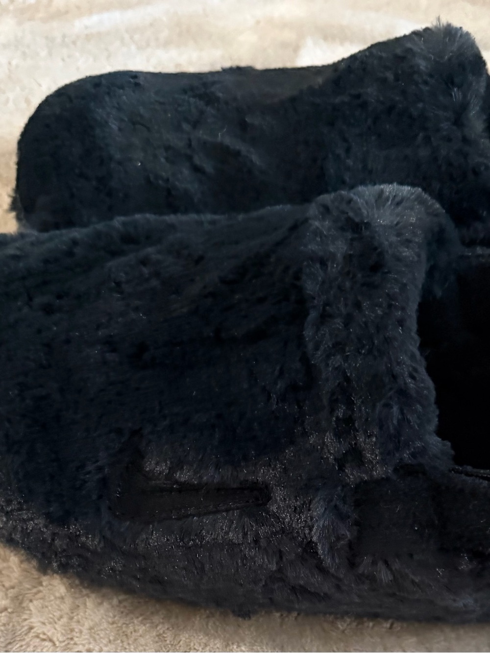 Nike Calm Mule SE Faux Fur Black Slippers